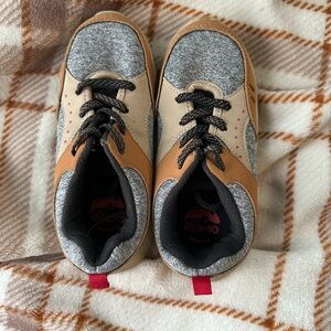 OshKosh B'gosh Kids Tan and Gray Sneakers
